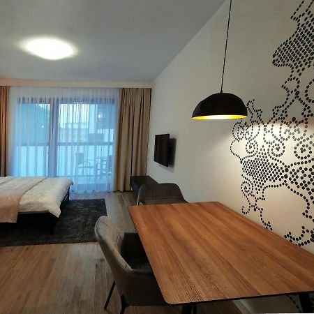 Come&Stay Apartments Wola Warsaw Ngoại thất bức ảnh